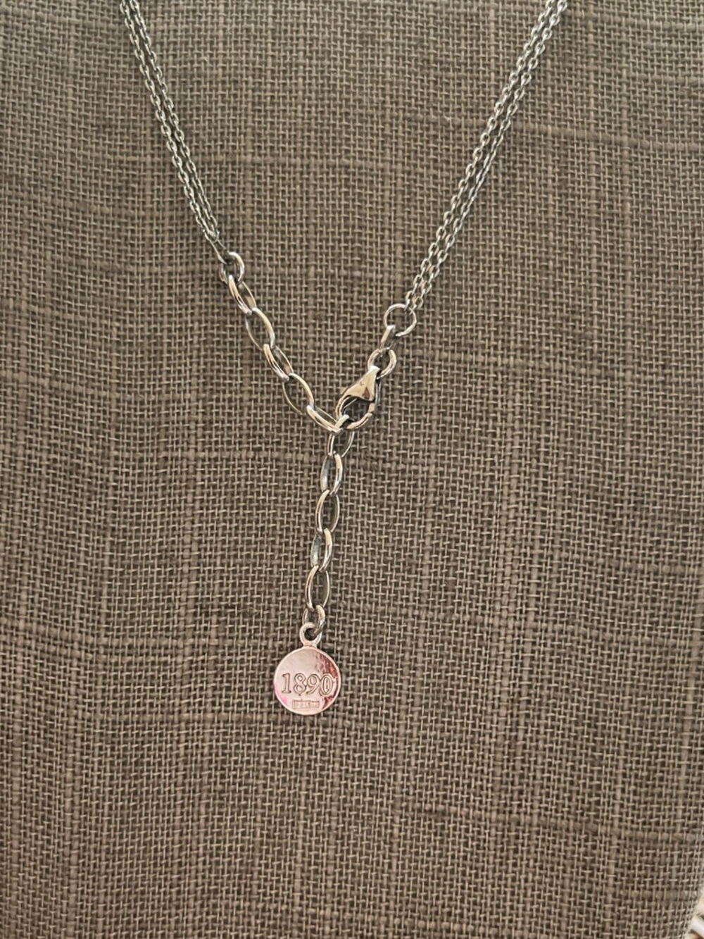 Retired Majorica Baroque Pearl Necklace in Silver Tone - Picture 5 of 5